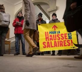 Les syndicats militent depuis plus d'une année contre la baisse du pouvoir d'achat. Ici en décembre 2022. ©  Charly Rappo - prétexte
